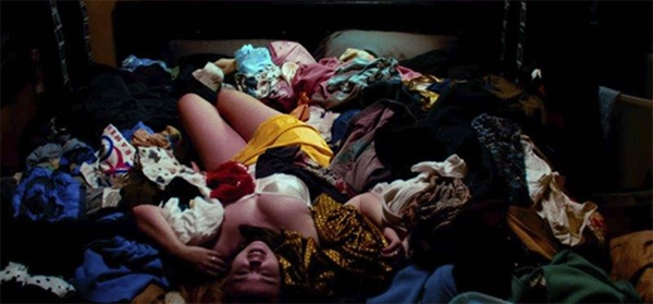 Still image from the film Fashionista